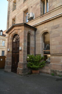 Entrance gate in the inner courtyard of the synagogue Photo: Denise Scheuerer